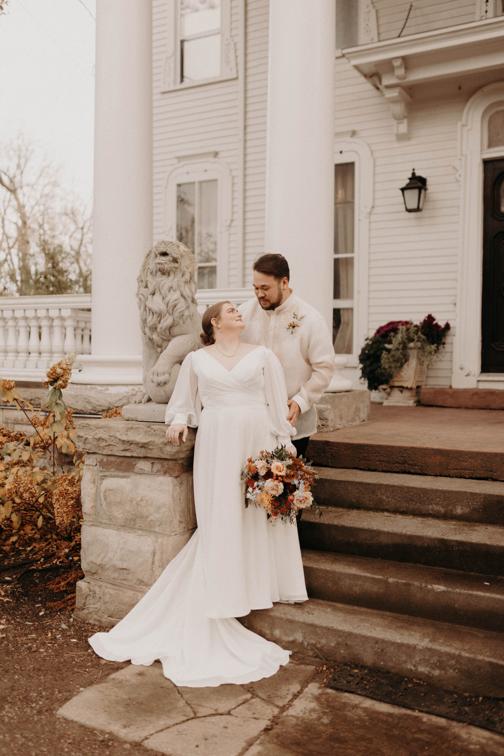 This stunning homestead venue was full of detailed antique pieces and surrounded by autumn leaves.
